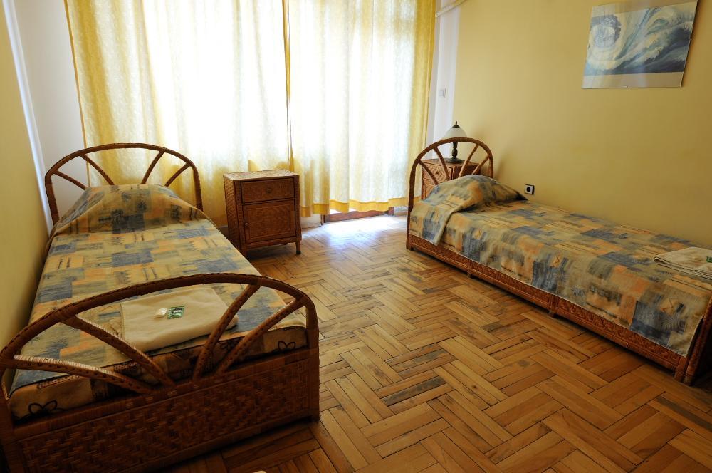 Family Hotel Prolet Choumen Extérieur photo